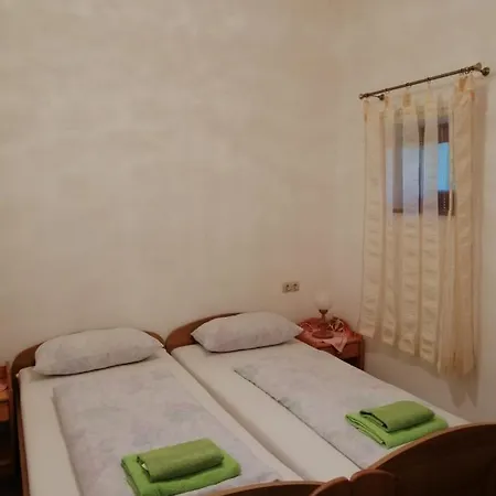 Fuchs Apartman Kehidakustany